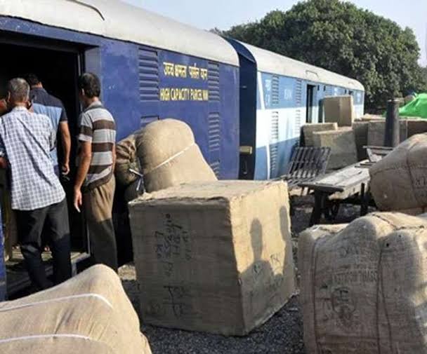 झाँसी रेल मंडल ने किया माल लदान व राजस्व अर्जन में उत्कृष्ट प्रदर्शन