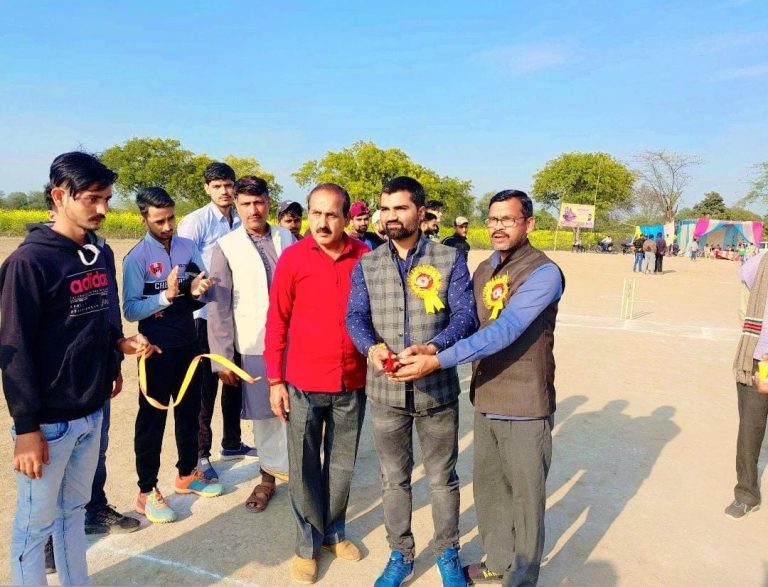 आईपीएल क्रिकेट टूनामेंट में शिवपुरी को हरा इचौली फाइनल में