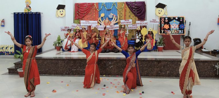 न्यू स्टैंडर्ड पब्लिक स्कूल में कन्या भोज के साथ मनाया चैत्र नवरात्र दुर्गा अष्टमी का पर्व