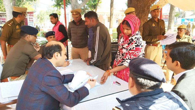 जिलाधिकारी ने कोतवाली मानधाता में नवनिर्मित जनसुनवाई कक्ष का किया लोकार्पण