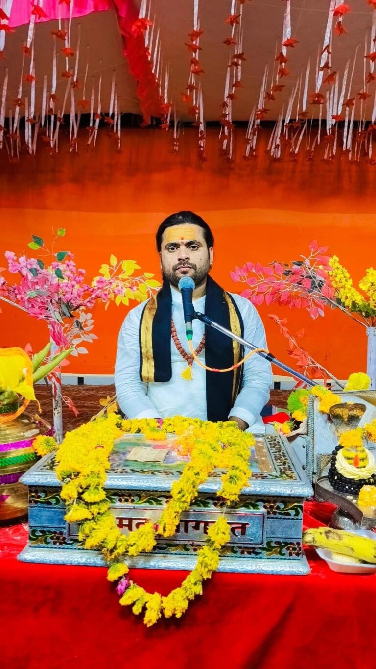 भगवान कृष्ण द्वारा माता कुंती से भेंटकर द्वारका गमन की कथा का किया गया वर्णन