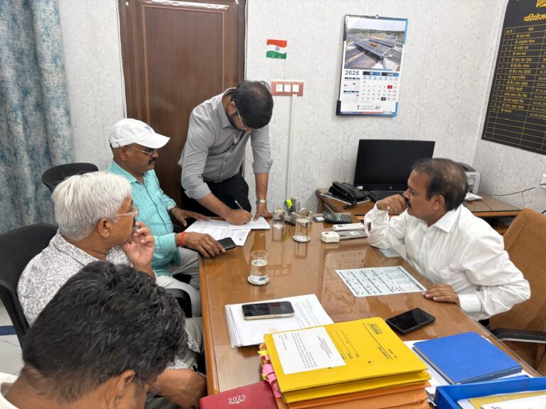 ऊंचाहार व्यापार मंडल की मेहनत लाई रंग,जल्द शुरू होगा सर्विस रोड व नाली निर्माण का कार्य