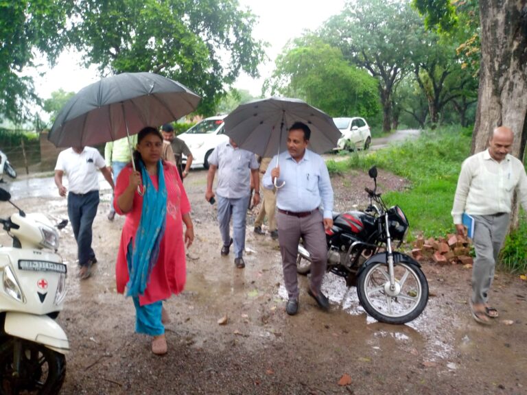 एडीएम फाइनेंस ने बाढ़ की संभावनाओं के दृष्टिगत बाढ़ की चौकी का निरीक्षण कर व्यवस्थाओं का जायजा लिया
