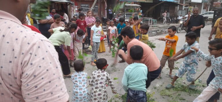 धूमधाम से सलोन कस्बे में मनाया गया नाग पंचमी का त्यौहार