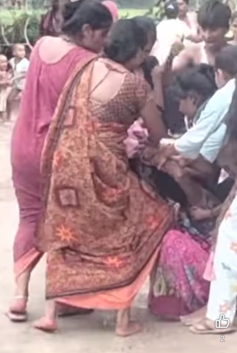 जमीन विवाद में दबंगों व महिलाओ ने वृद्ध महिला की जमकर पिटाई, वीडियो वायरल
