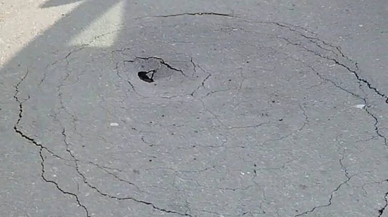 भ्रष्टाचार की भेंट चढ़ा गल्ला मंडी ओवर ब्रिज, ओवर ब्रिज की सड़क धसी