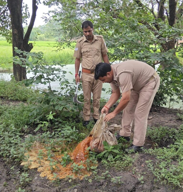 आबकारी विभाग ने 68 लीटर अवैध कच्ची शराब पकड़ी, तीन अभियोग पंजीकृत
