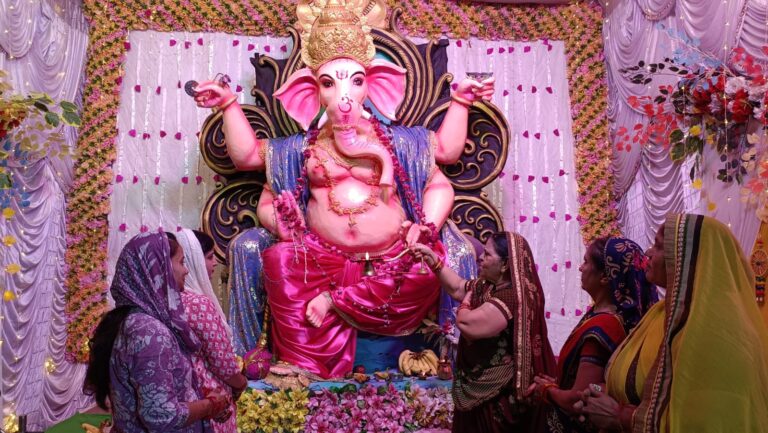 धूमधाम से मनाया जा रहा है सलोन कस्बे मे गणपति उत्सव