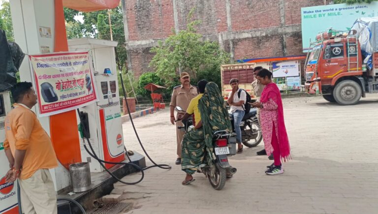 अब सड़क नहीं पेट्रोल पंप पर भी होगा चालान, अब बिना हेलमेट लगाने वाले हो जाइए होशियार