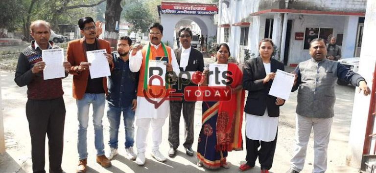 कांग्रेस के गढ़ में कौन दर्ज करा रहा राहुल गांधी के खिलाफ एफआईआर