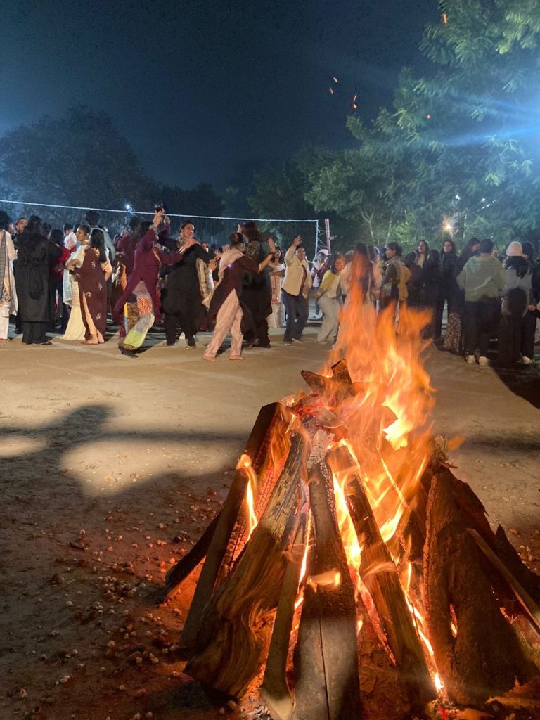 निफ्ट रायबरेली कैंपस में लोहड़ी का पर्व धूमधाम से मनाया गया