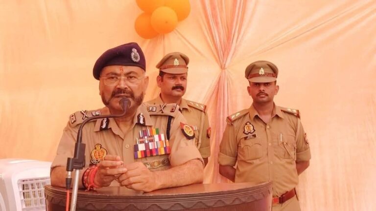 नवनिर्मित चंदापुर थाने का शुभारम्भ पुलिस महानिदेशक प्रशांत कुमार ने फीता काट कर किया