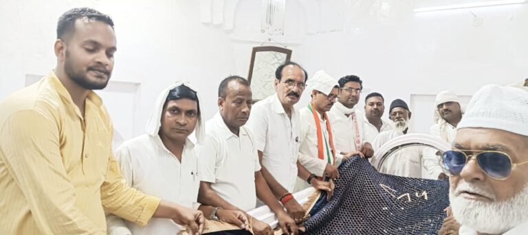 राहुल गांधी के जन्मदिन पर रायबरेली में दरगाह में चादर पोशी, पौधारोपण कार्यक्रम का किया गया आयोजन