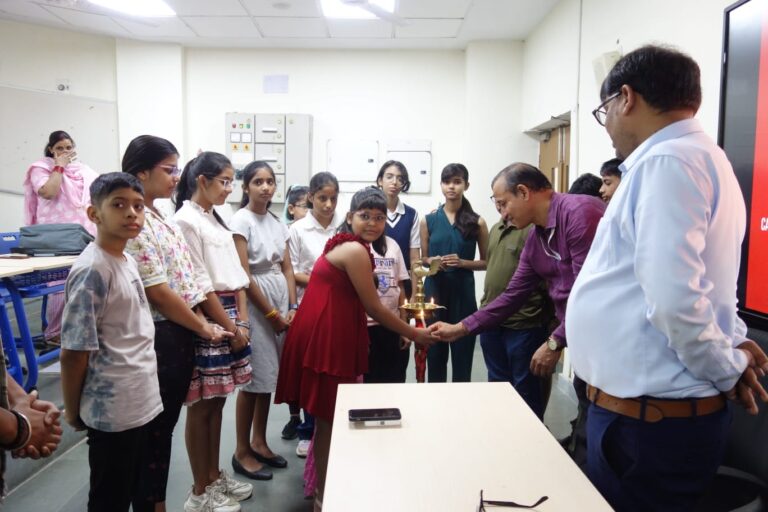 NIFT RAEBARELI SUMMER WORKSHOP 2025: तीसरे सप्ताह की शुरुआत फोटोग्राफी और कैलीग्राफी से