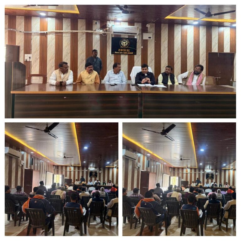 एसडीएम ने बीएलए व विभिन्न राजनीतिक दलों के साथ एसआईआर को लेकर करी बैठक