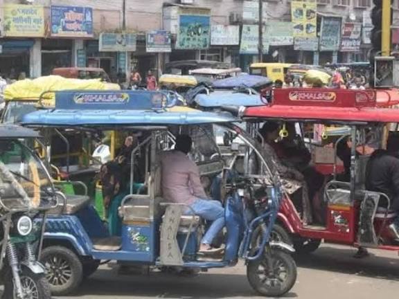 ई रिक्शा में महिला के हैंडबैग से मंगलसूत्र व सोने की चेन अज्ञात महिलाओ ने की चोरी