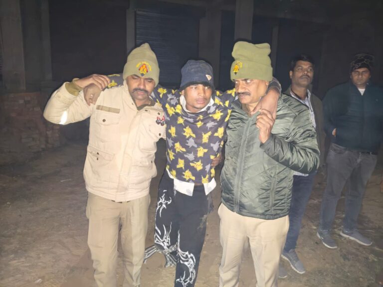 न्यायलय से फरार चल रहे 25000 हज़ार का इनामिया आपरेशन लंगड़ा के तहत पुलिस मुठभेड़ मे गिरफ्तार