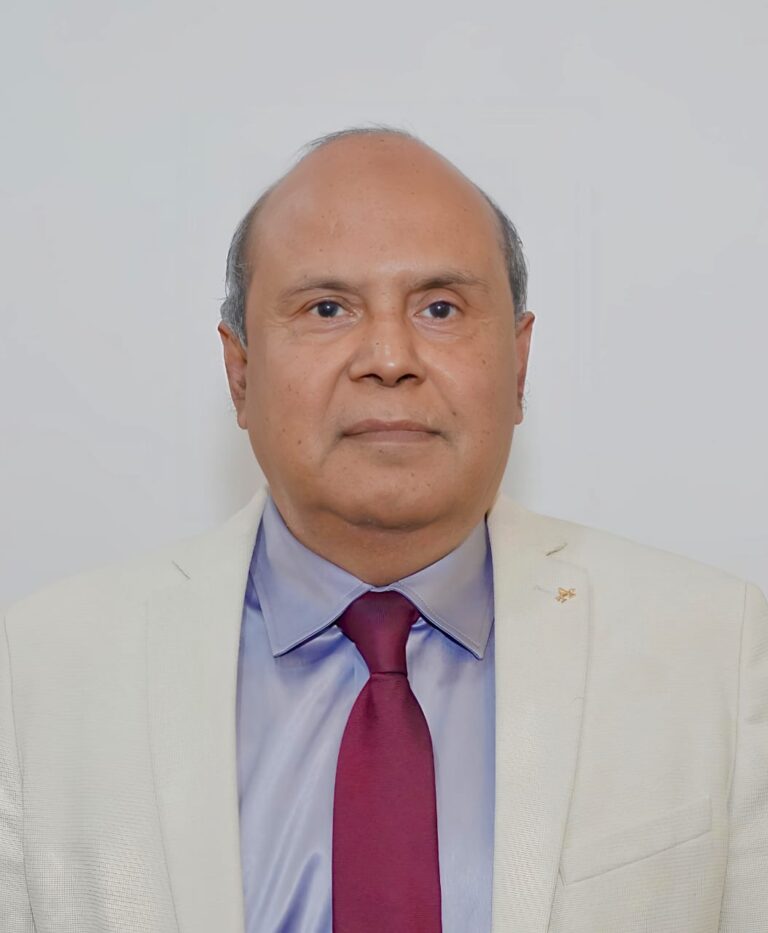 विशेष पुस्तक / भारतीय रेलवे की विरासत लौह पटरियों पर लिखा गया हिंदुस्तान का इतिहास