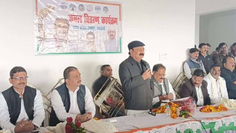 ठंड और शीतलहर से बचने के लिए जरूरत मंदों को बांटे गए कंबल