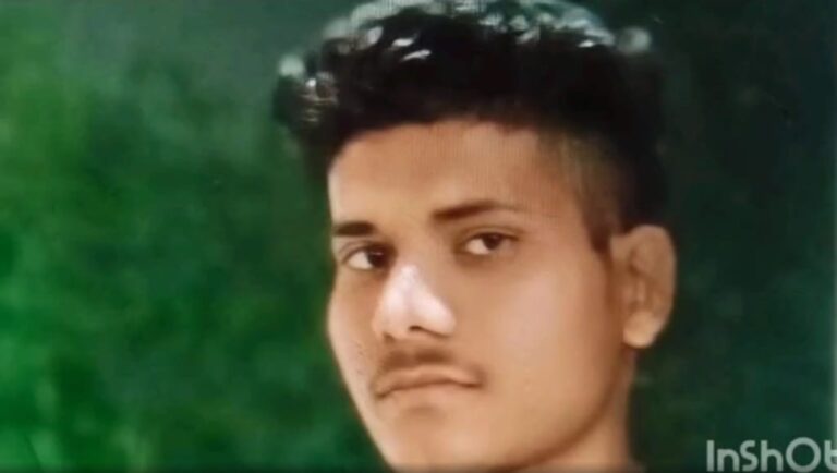 महोबा में पिता की तेरहवीं के दिन दबंगों का तांडव,चाकू से गोदकर पुत्र की हत्या और परिवार के पांच अन्य सदस्य हुए लहूलुहान