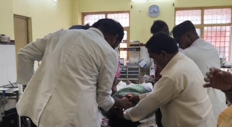 हरचंदपुर थाने में समझौते के दौरान युवती ने खाया जहरीला पदार्थ, हालत गंभीर — पिता ने पुलिस पर लगाए गंभीर आरोप