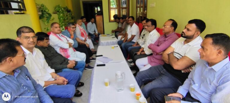 राना बेनी माधव सिंह स्मारक समिति शंकरपुर की मासिक बैठक संपन्न‘अवध केसरी’ राना बेनी माधव सिंह की 222वीं जयंती भव्यता से मनाने की रूपरेखा तैयार