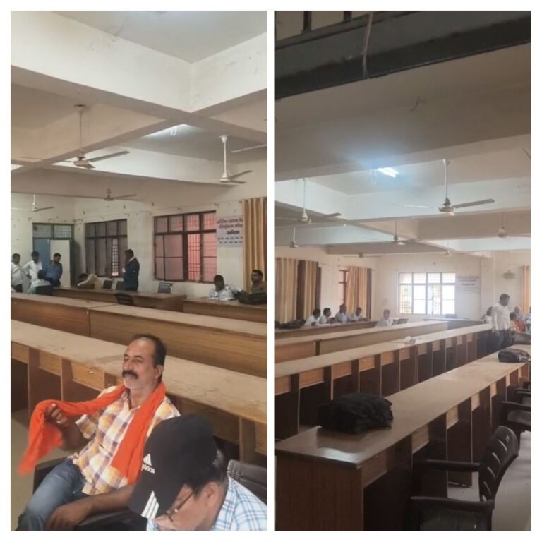 सदर तहसील की बदहाल व्यवस्था उजागर, लेखपाल कक्ष मे लगे पंखे बने सफ़ेद हाथी