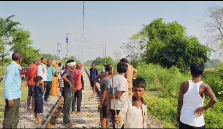 संदिग्ध परिस्थितियों में ट्रेन से कटकर युवक की मौत