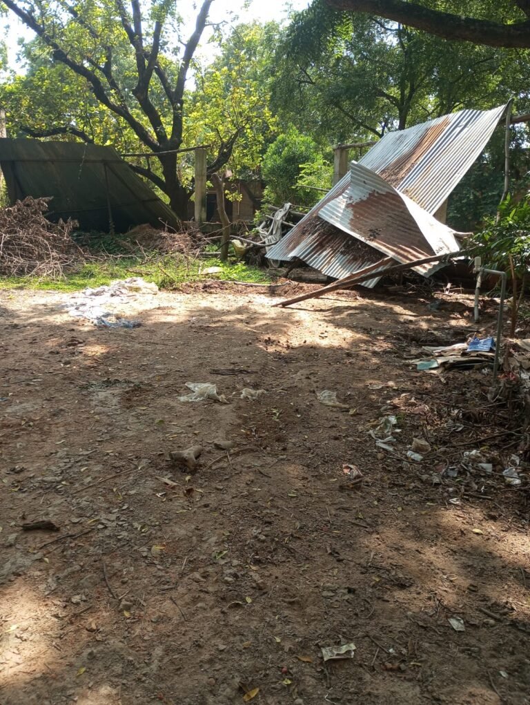 खलिहान, तालाब और वन विभाग की जमीन पर अवैध कब्जे का आरोप, डीएम से कार्यवाही की शिकायतकर्ता ने की मांग